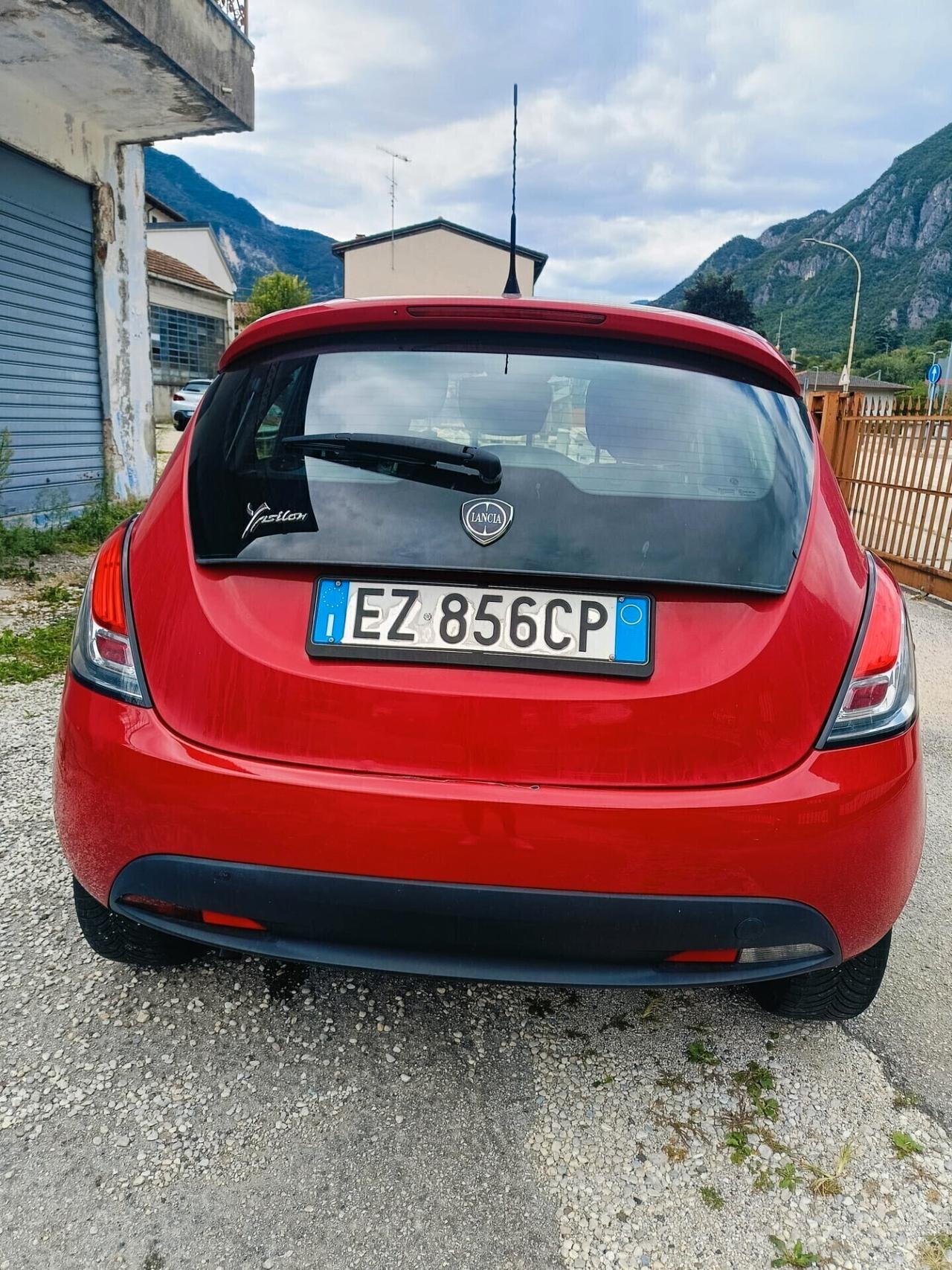 Lancia Ypsilon 1.2 69 CV 5 porte GPL Ecochic Silver