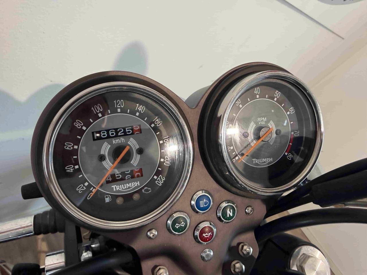 Triumph Bonneville SE