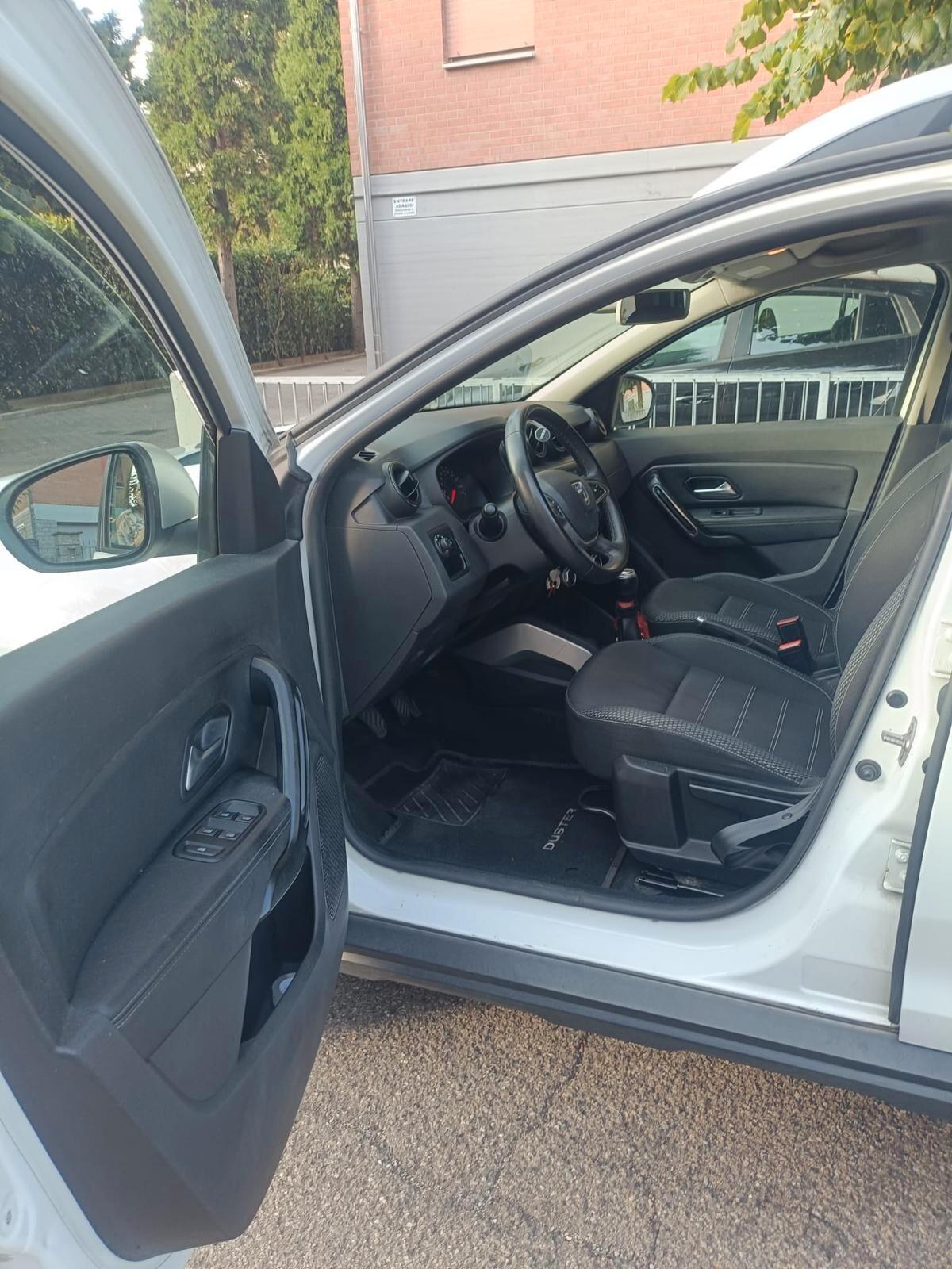 Dacia Duster TDI 4X4 (IN ARRIVO) PRESTIGE FULL OPTIONAL-2018 KM 95000-UNICO PROPRIETARIO-TAGLIANDATA