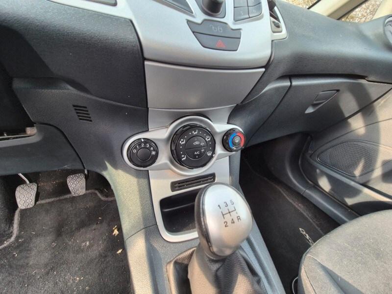 FORD Fiesta 6ª serie Bs Fiesta Ikon 1.2 16V 82...
