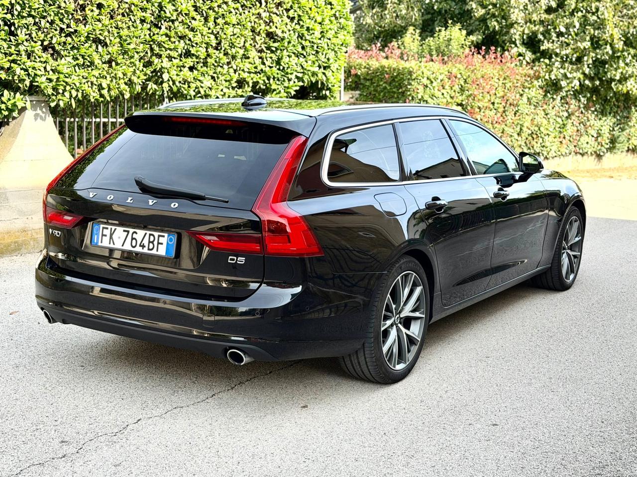 Volvo V90 D5 AWD Geartronic Momentum