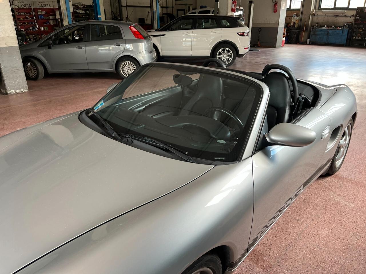 Porsche Boxster 2.5i 24V cat