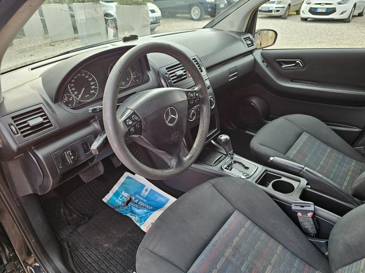 MERCEDES A180CDI 110CV CAMBIO AUTOMATICO ADATTA X NEOPATENTATI