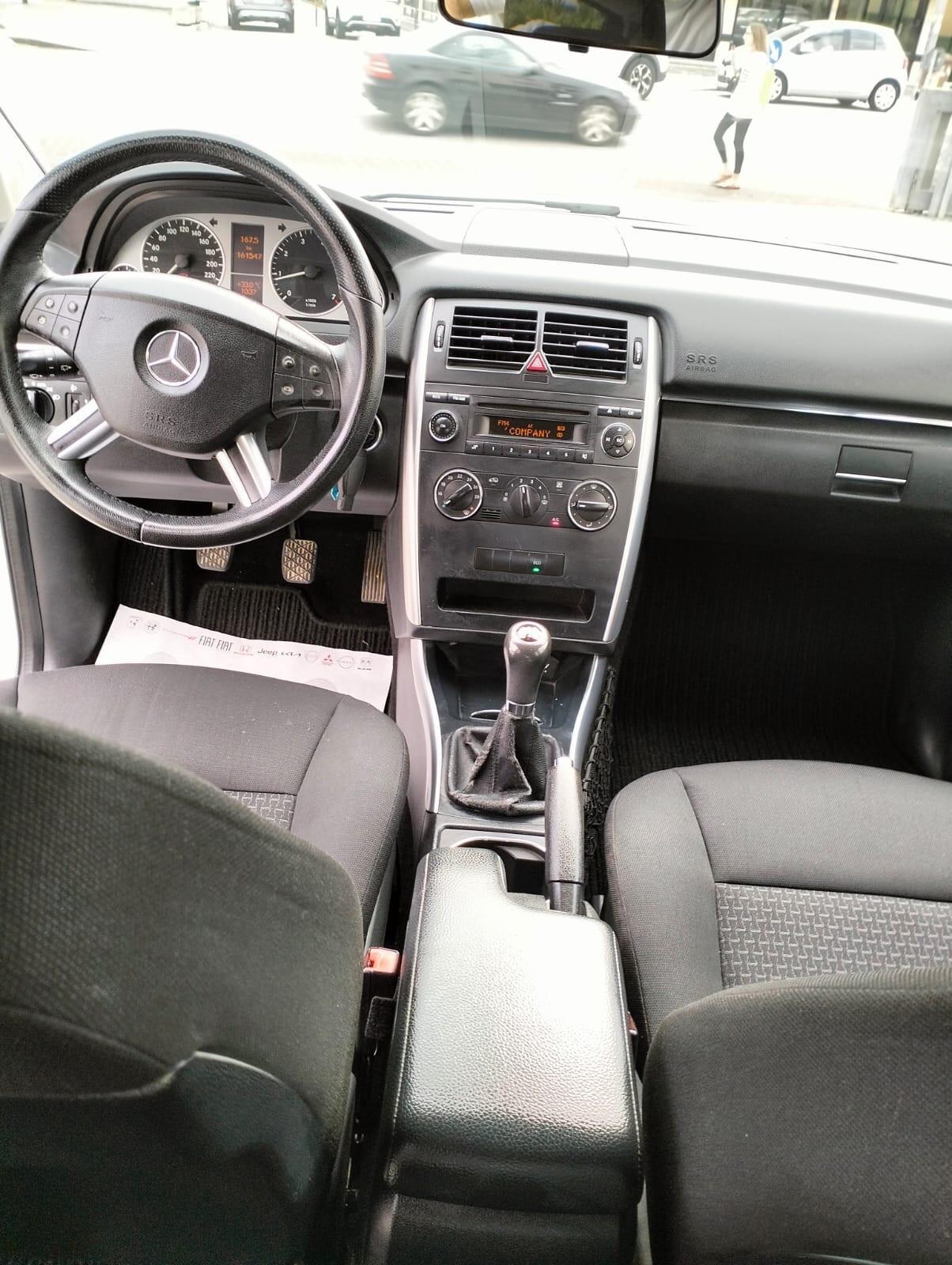 Mercedes-benz B 180 Benz Premium