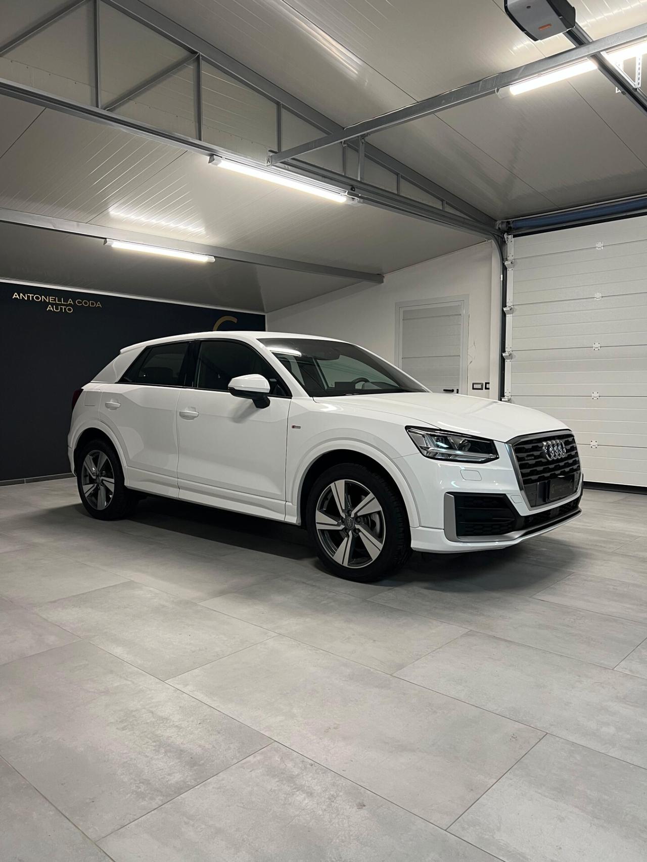 Audi Q2 SQ2 TFSI quattro S tronic sport attitude