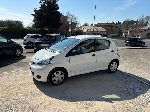 TOYOTA Aygo 1.0 12V VVT-i 5 porte Now Connect NEOPATENTATI