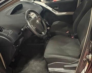 TOYOTA YARIS benzina CL 1300 CV 101 EURO 5B Km 87.106 LUCI LED garanzia 12 mesi X NEOPATENTATI