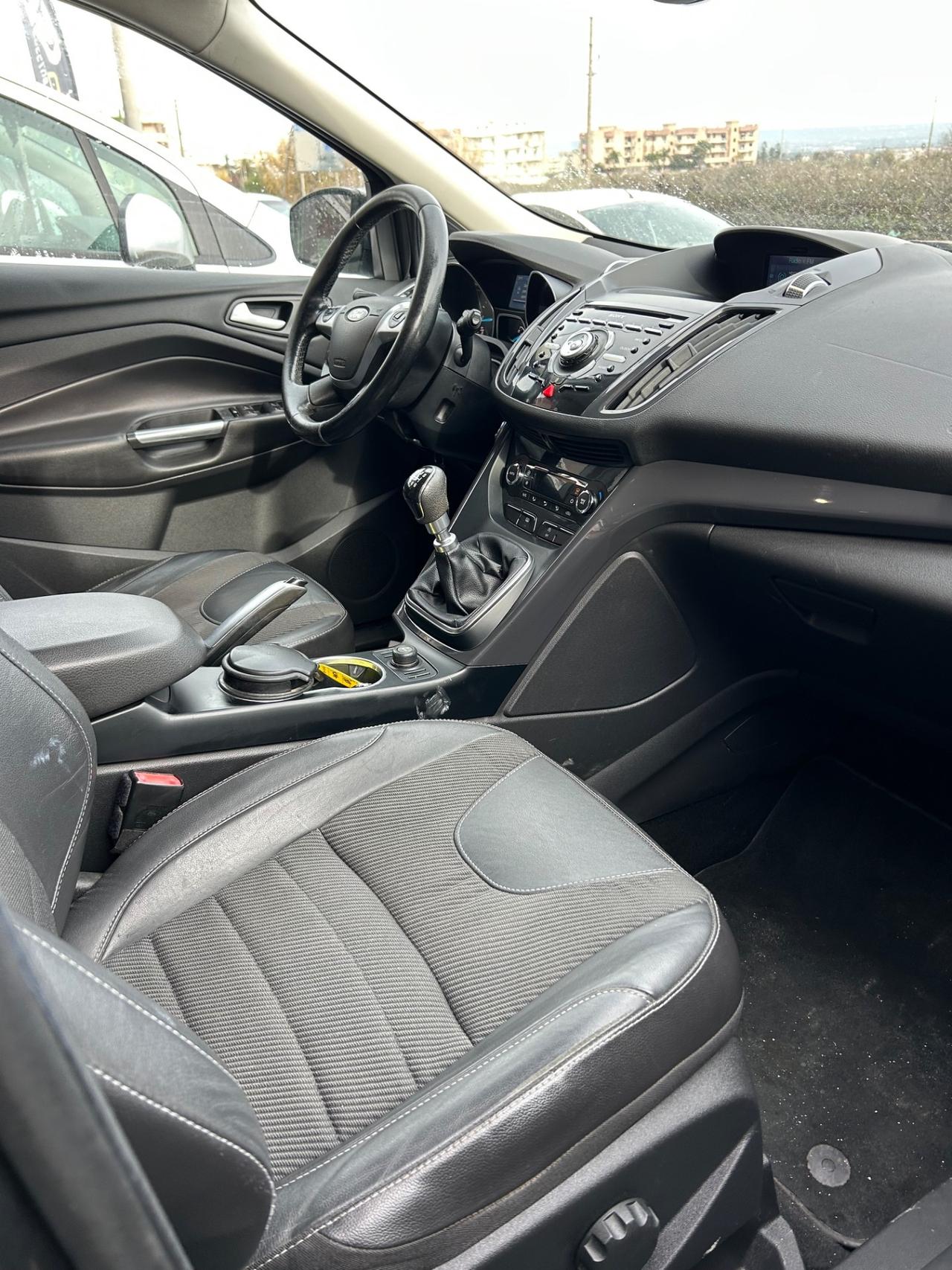 Ford Kuga 2.0 TDCI 120 CV S&S 2WD Titanium autocarro