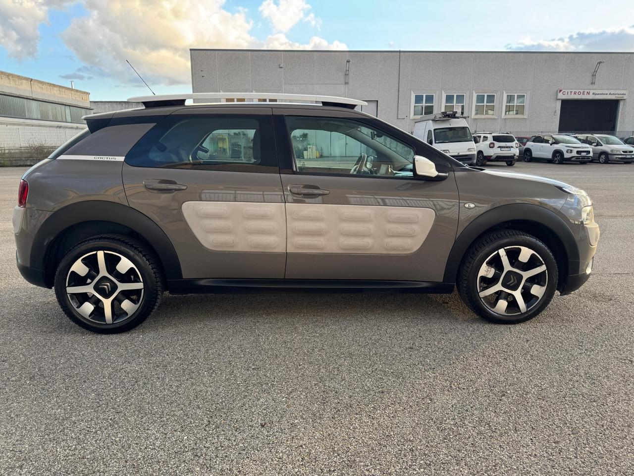 Citroen C4 cactus 122000km in pronta consegna