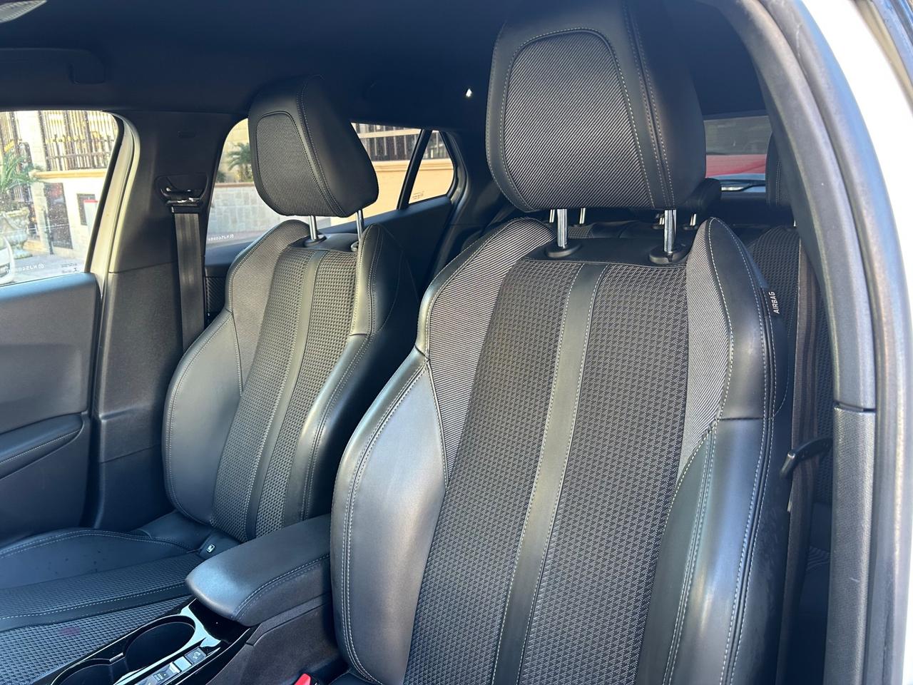 Peugeot 2008 BlueHDi 130 S&S EAT8 GT Pack