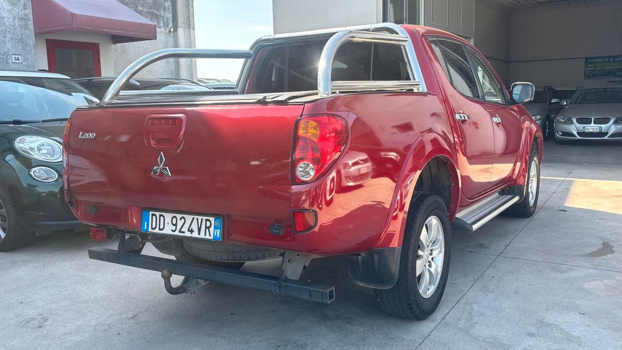 Mitsubishi L200 2.5 DI-D/136CV cambio automatico 4post