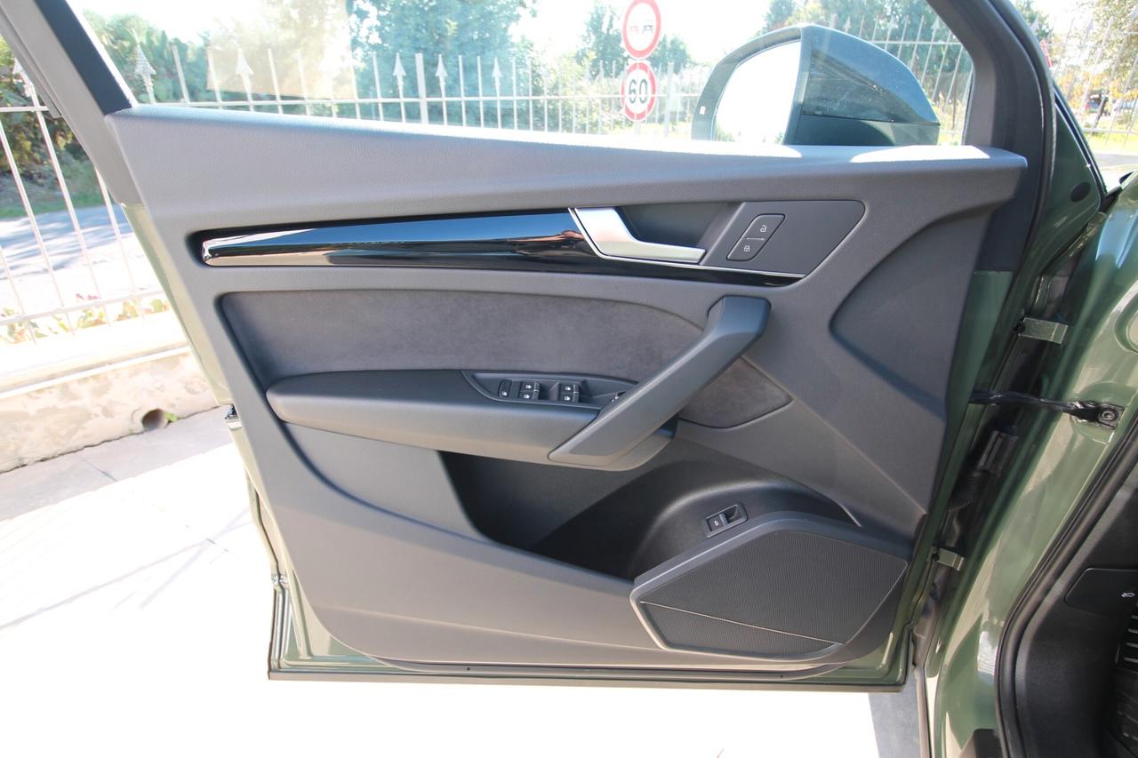 Audi Q5 SPB 40 TDI 204 Identity Black |10.2023