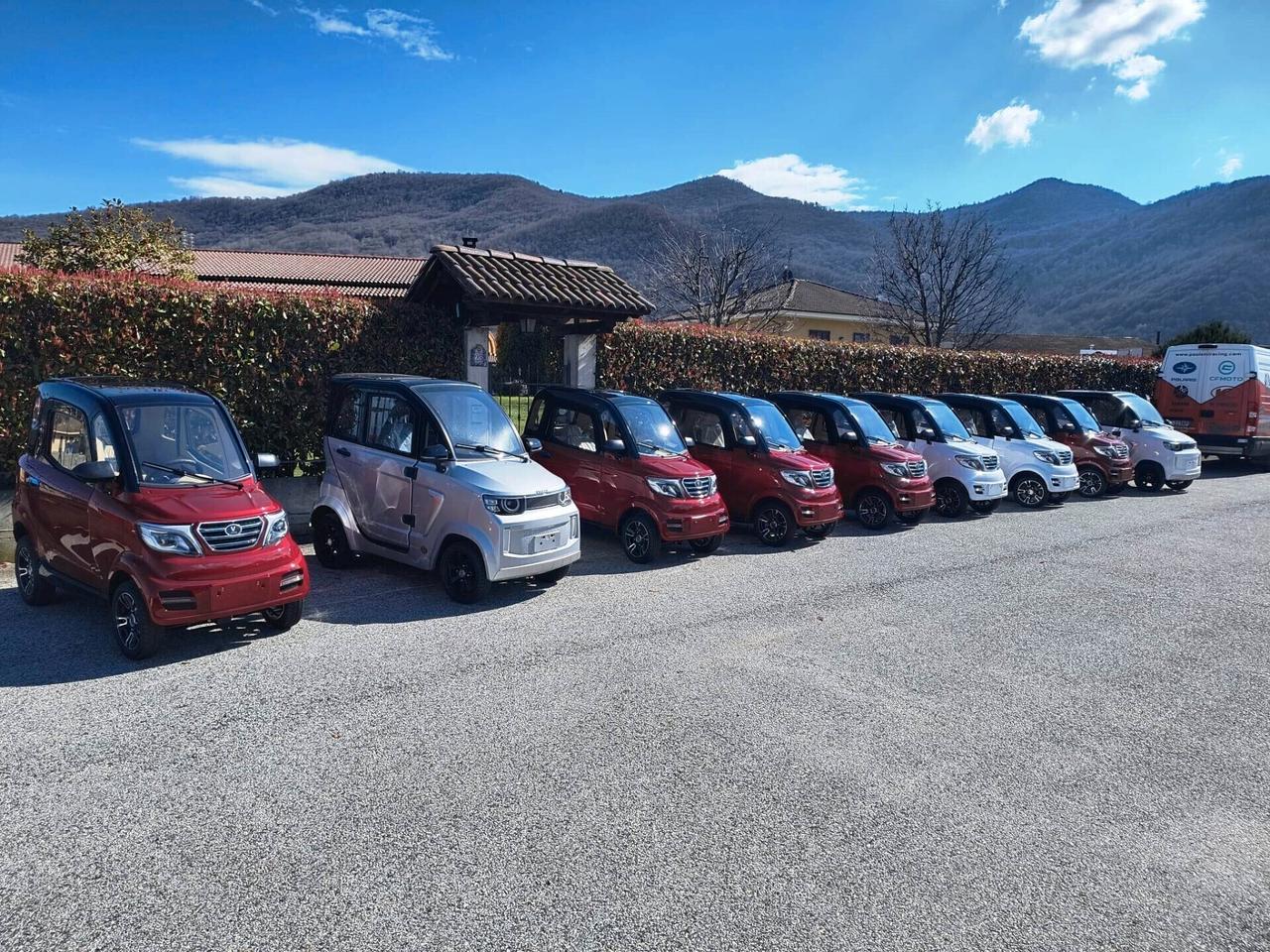 MINI AUTO ELETTRICA PER ANZIANI O PER DISABILI