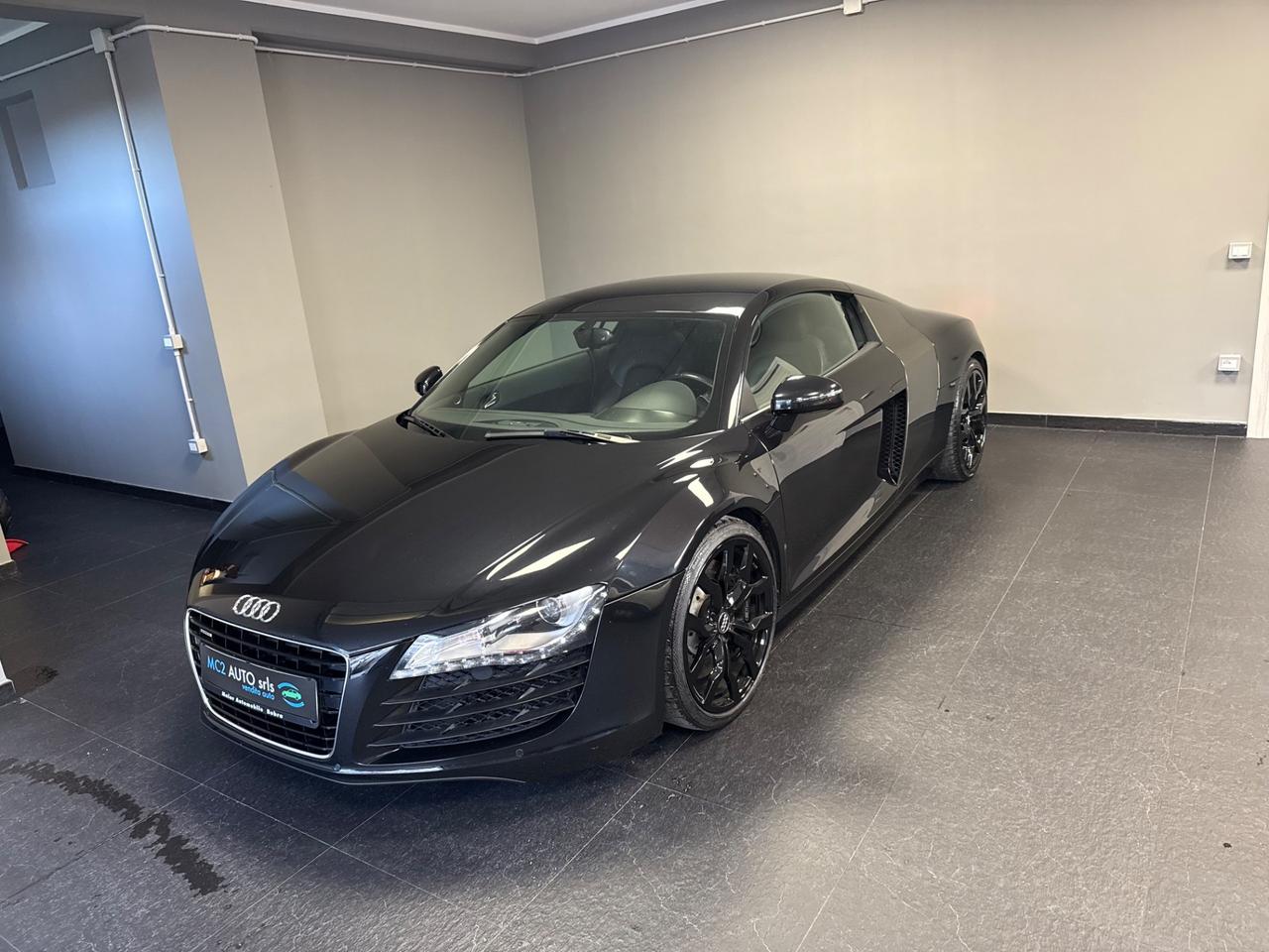 Audi R8 4.2 V8 FSI quattro R tronic