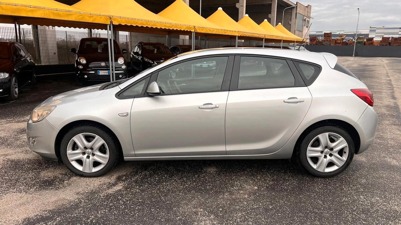 Opel Astra 1.7 CDTI 110CV 5 porte Cosmo