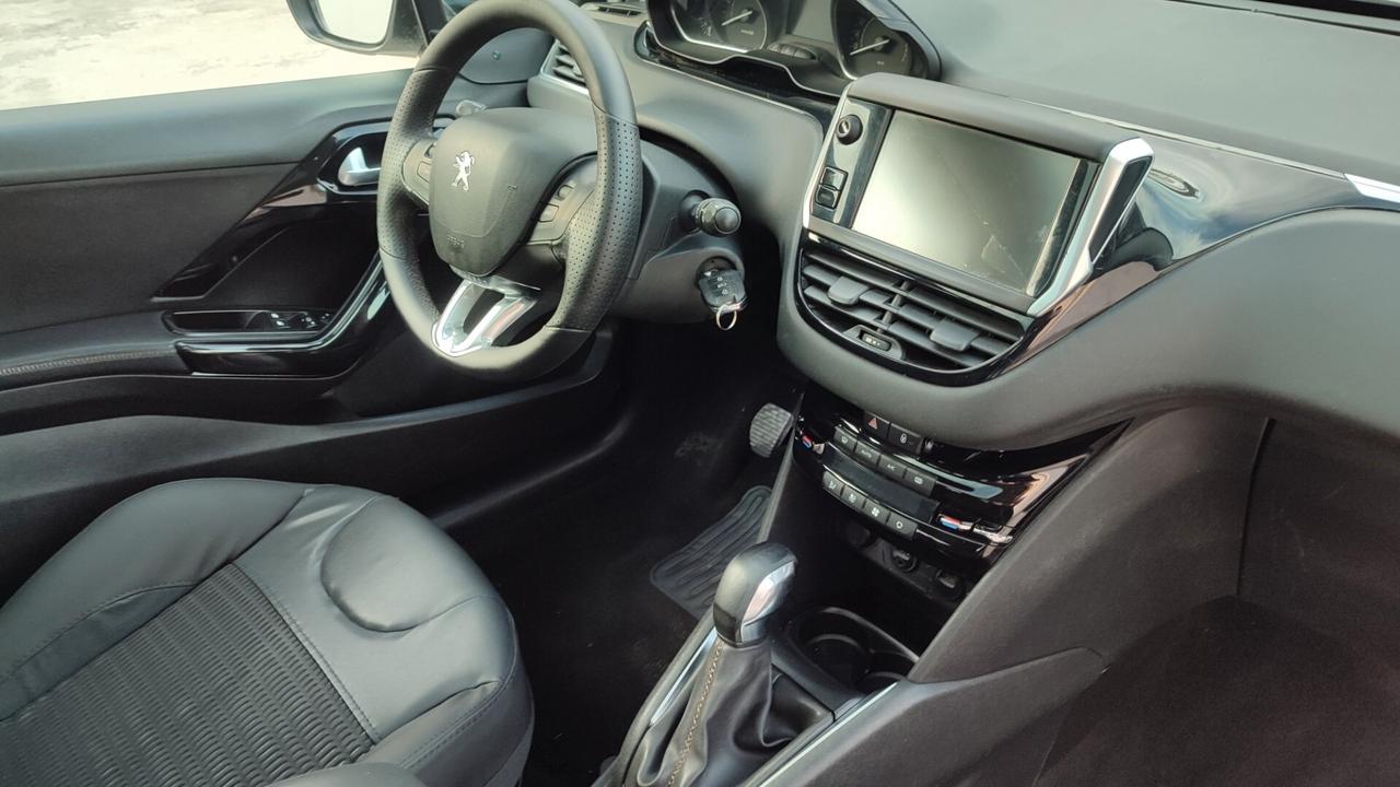 Peugeot 208 1.4 HDI TETTO PANORAMICO