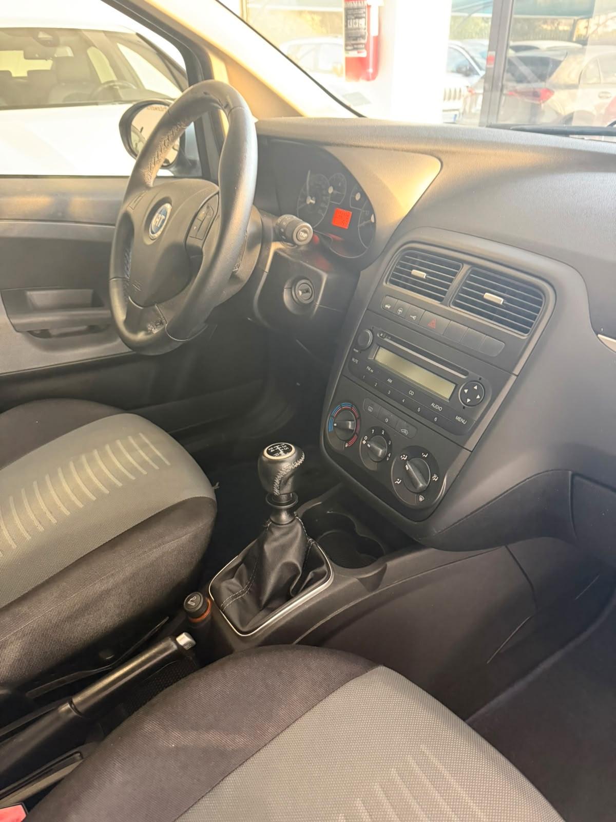 Fiat Punto 1.2 Dynamic 65cv 5p NEOPATENTATI