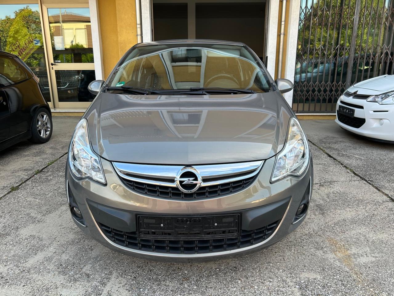 Opel Corsa 1.2 benzina sport 2012!!!!