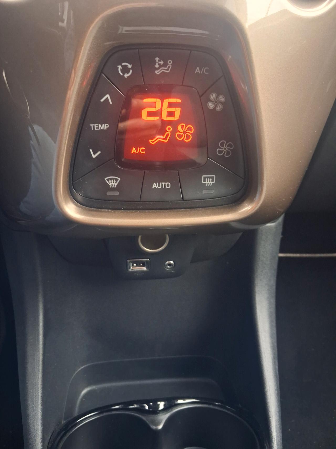 Citroen C1 5 PORTE VTI 72 CV SHINE. VENDUTA