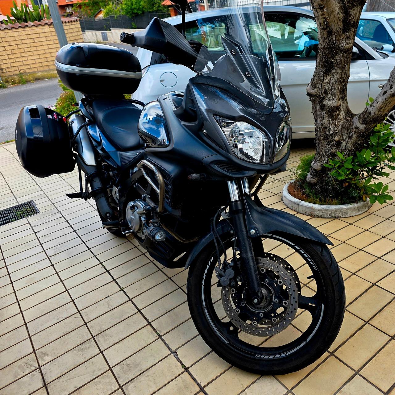 SUZUKI V-STORM 650