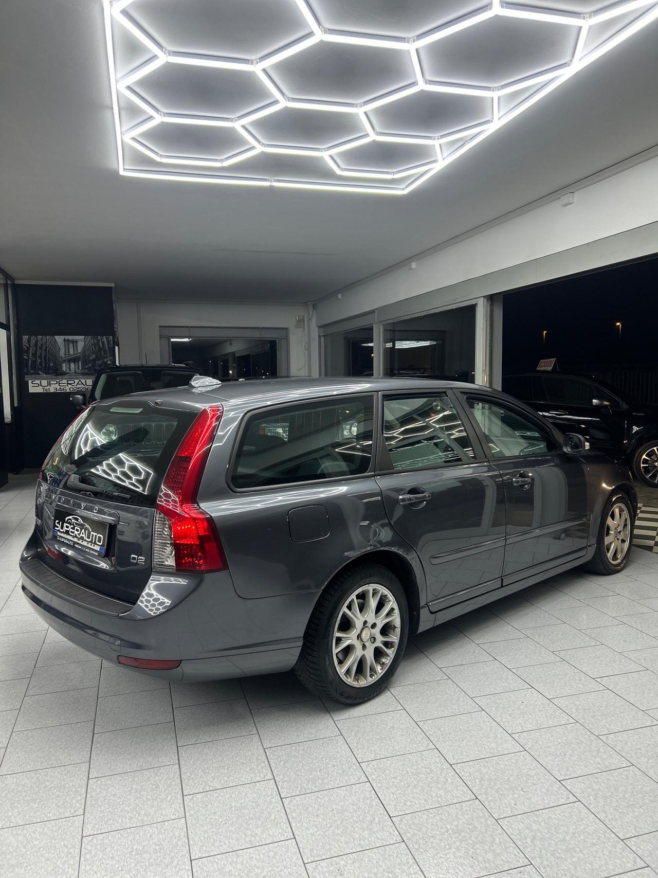 Volvo V50 D2 R-design