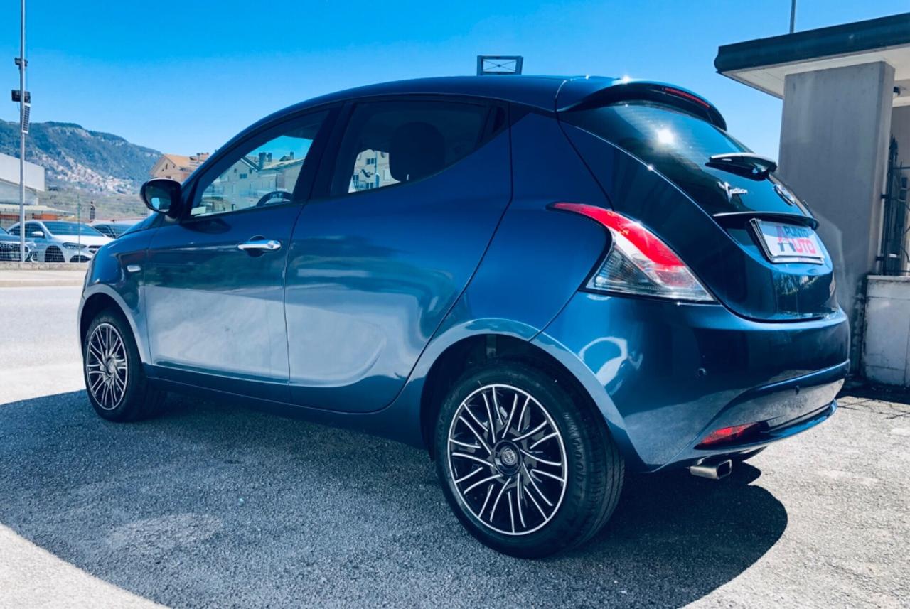 Lancia Ypsilon 1.0 5 porte S&S Hybrid Gold CARPLAY