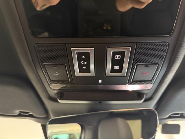 LAND ROVER Defender 90 3.0D I6 200 CV AWD Auto X-Dynamic SE / Sosp.