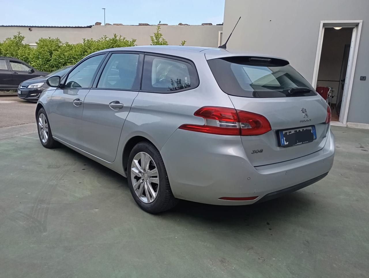 Peugeot 308 BlueHDi 100 S&S SW Business