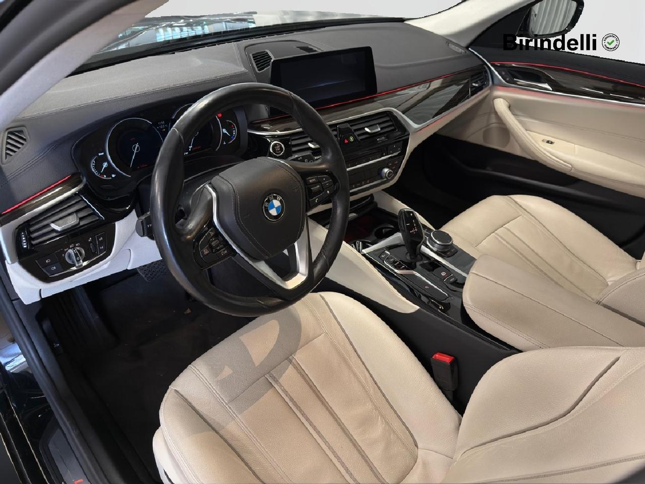 BMW Serie 5(G30/31/F90) - 518d Touring Luxury