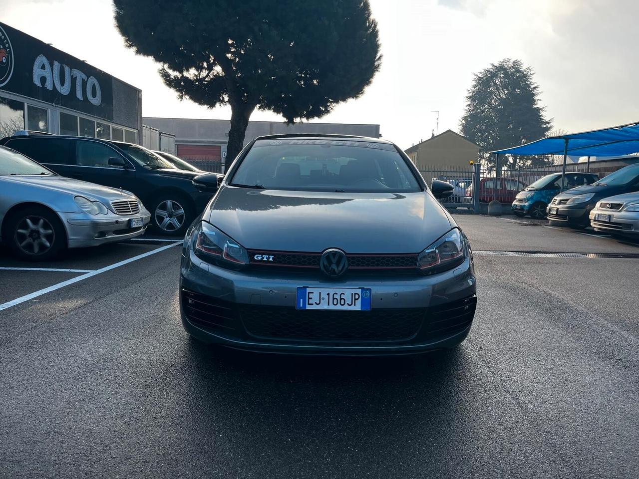 Volkswagen Golf GTI 2.0 TSI DSG