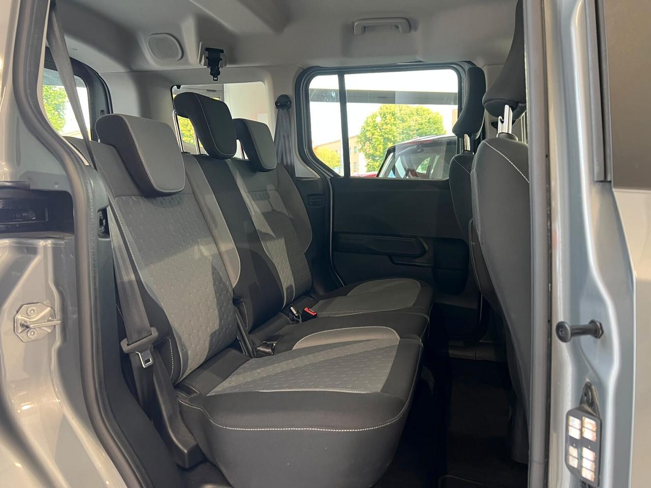 Ford Tourneo Courier 1.0 EcoBoost Titanium