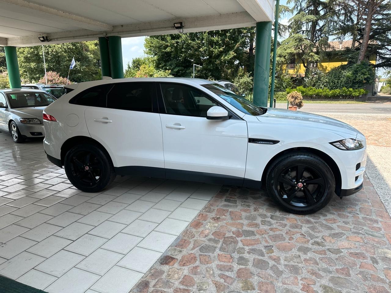 Jaguar F-Pace 2.0 D 180 CV AWD aut. Prestige