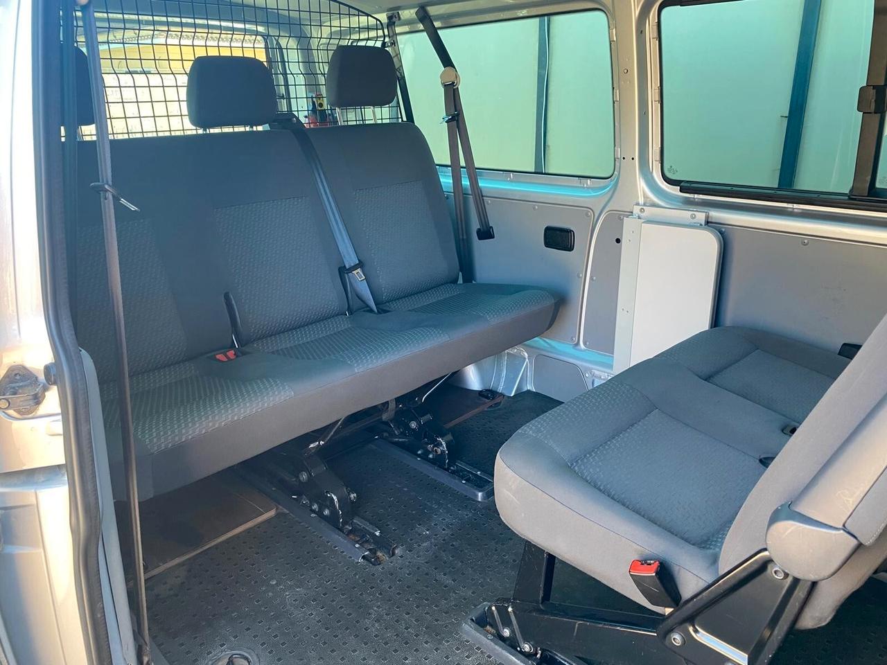 Volkswagen T5 Caravelle 7 POSTI -TAGLIANDI VW - GARANZIA