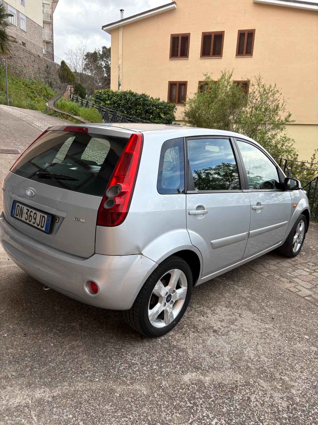 Ford Fiesta 1.4 TDCi 5p. Ghia