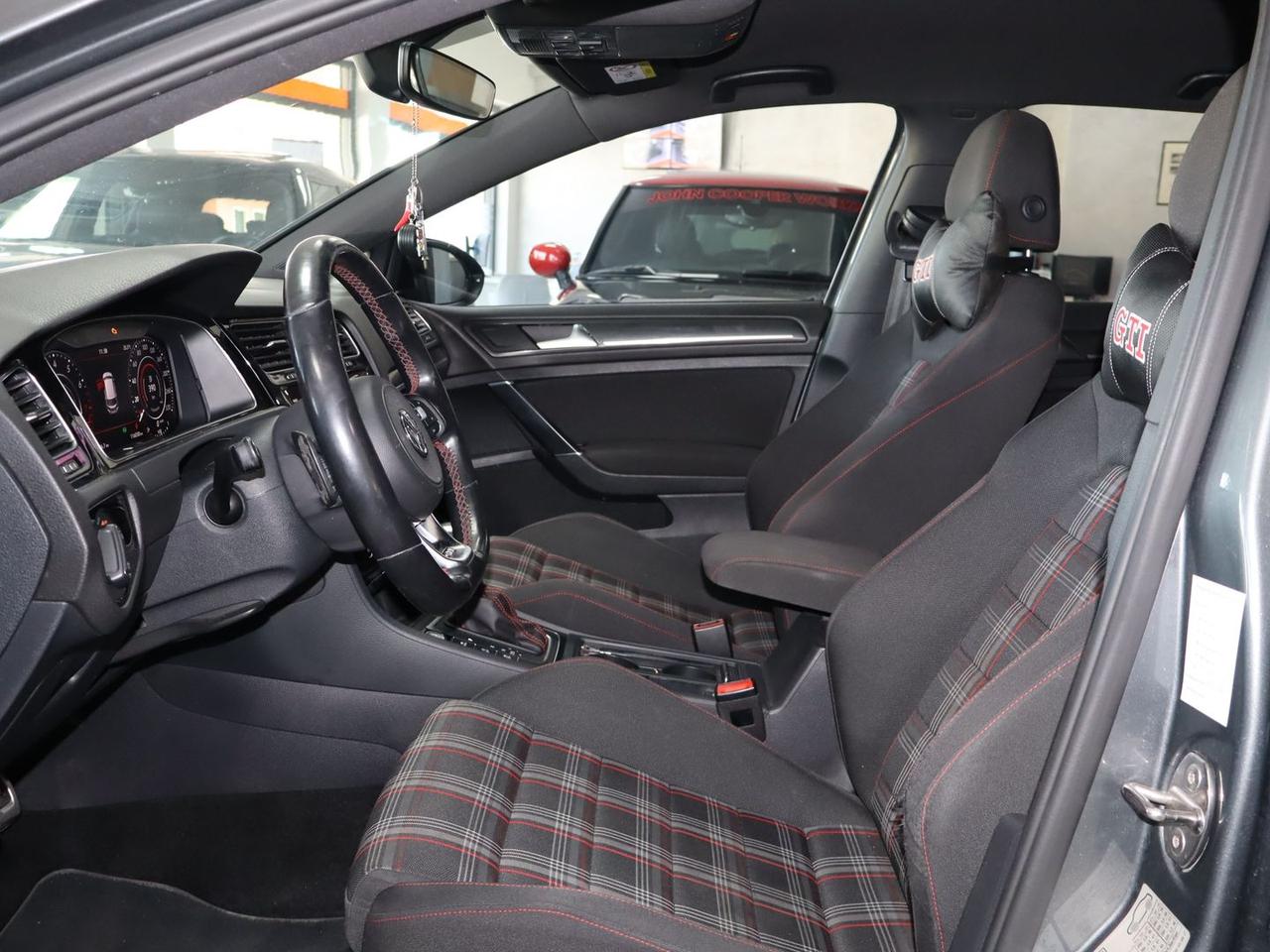 Volkswagen Golf GTI 2.0 TSI GTI #50260