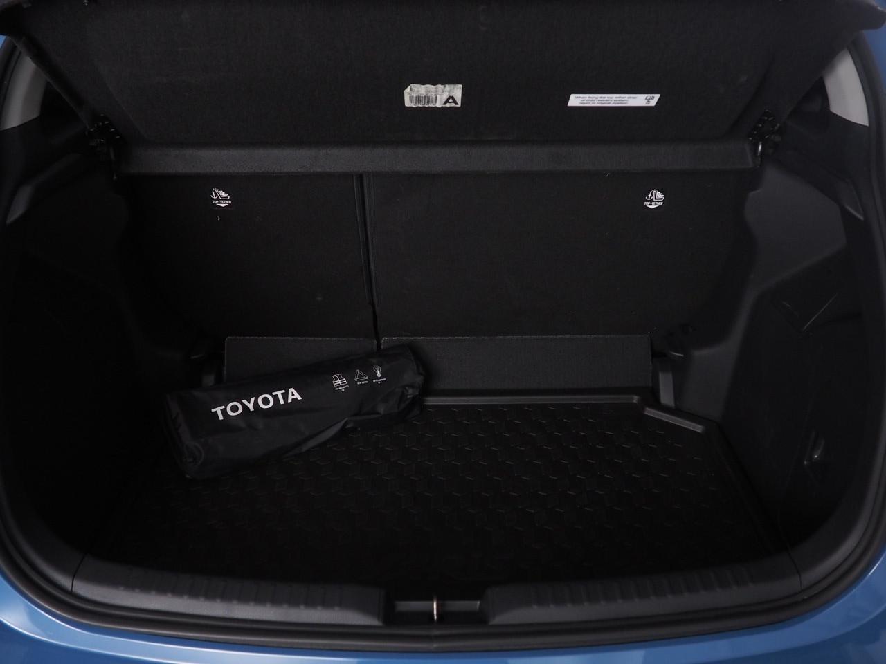 TOYOTA Yaris IV 2020 - Yaris 1.5h Active