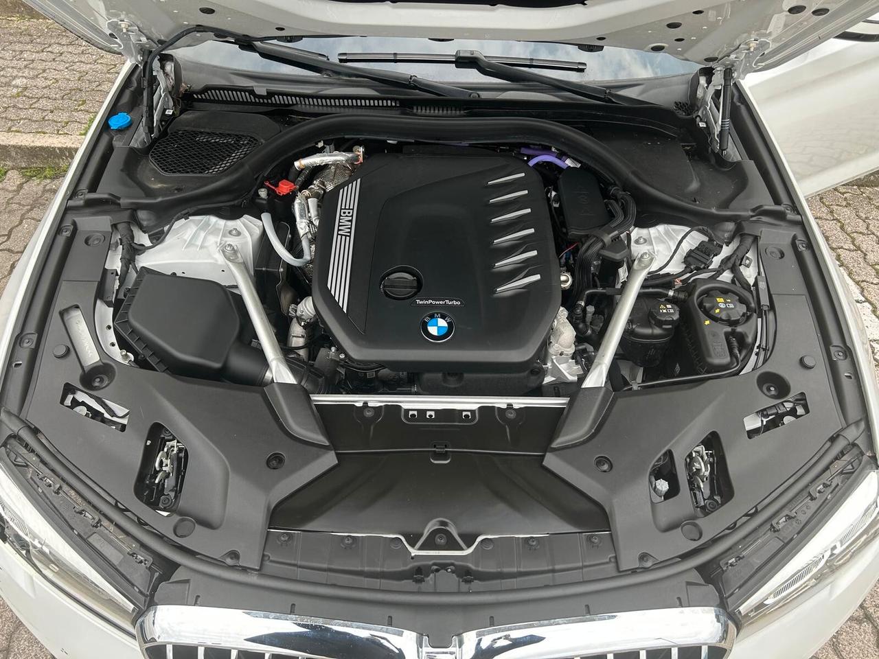 BMW 530d Touring mhev 48V xdrive Luxury DANNEGGIATA