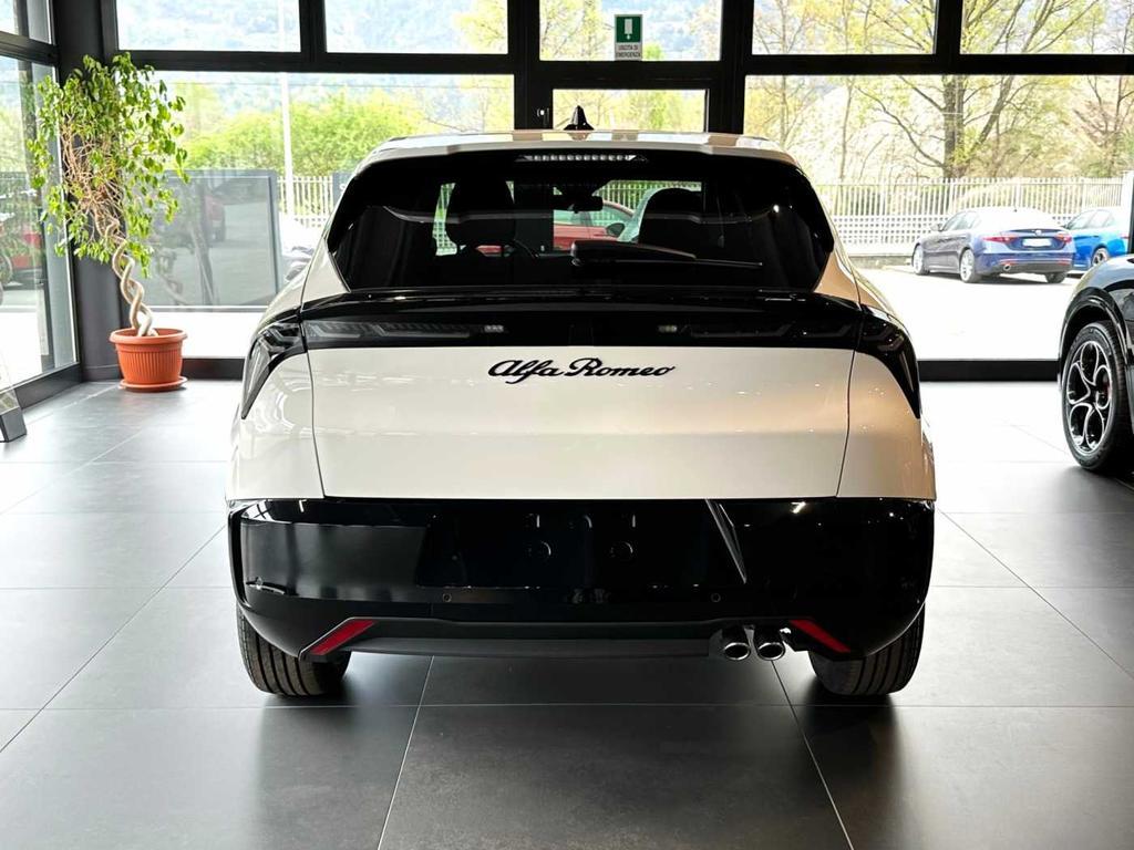 Alfa Romeo Junior 1.2 ibrida 136cv edct6