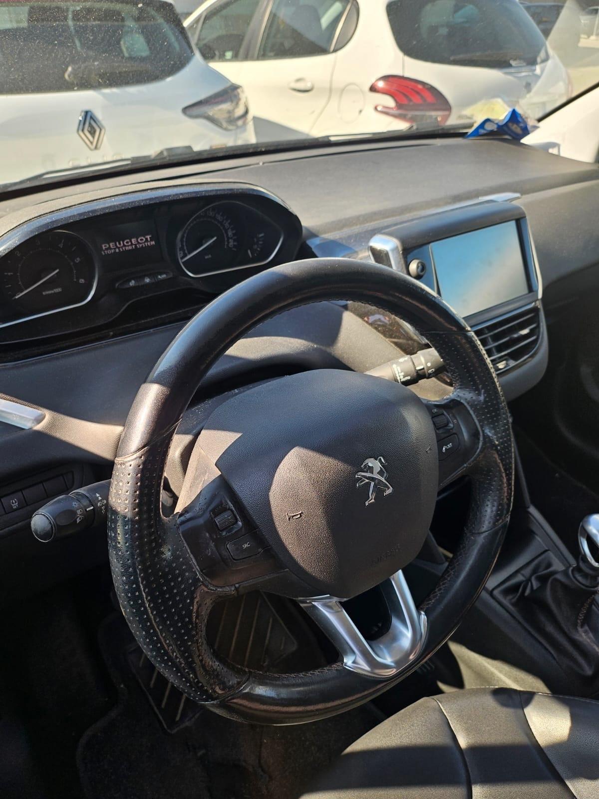 Peugeot 208 1.6 e-HDi 115 CV Stop&Start 3 porte Allure