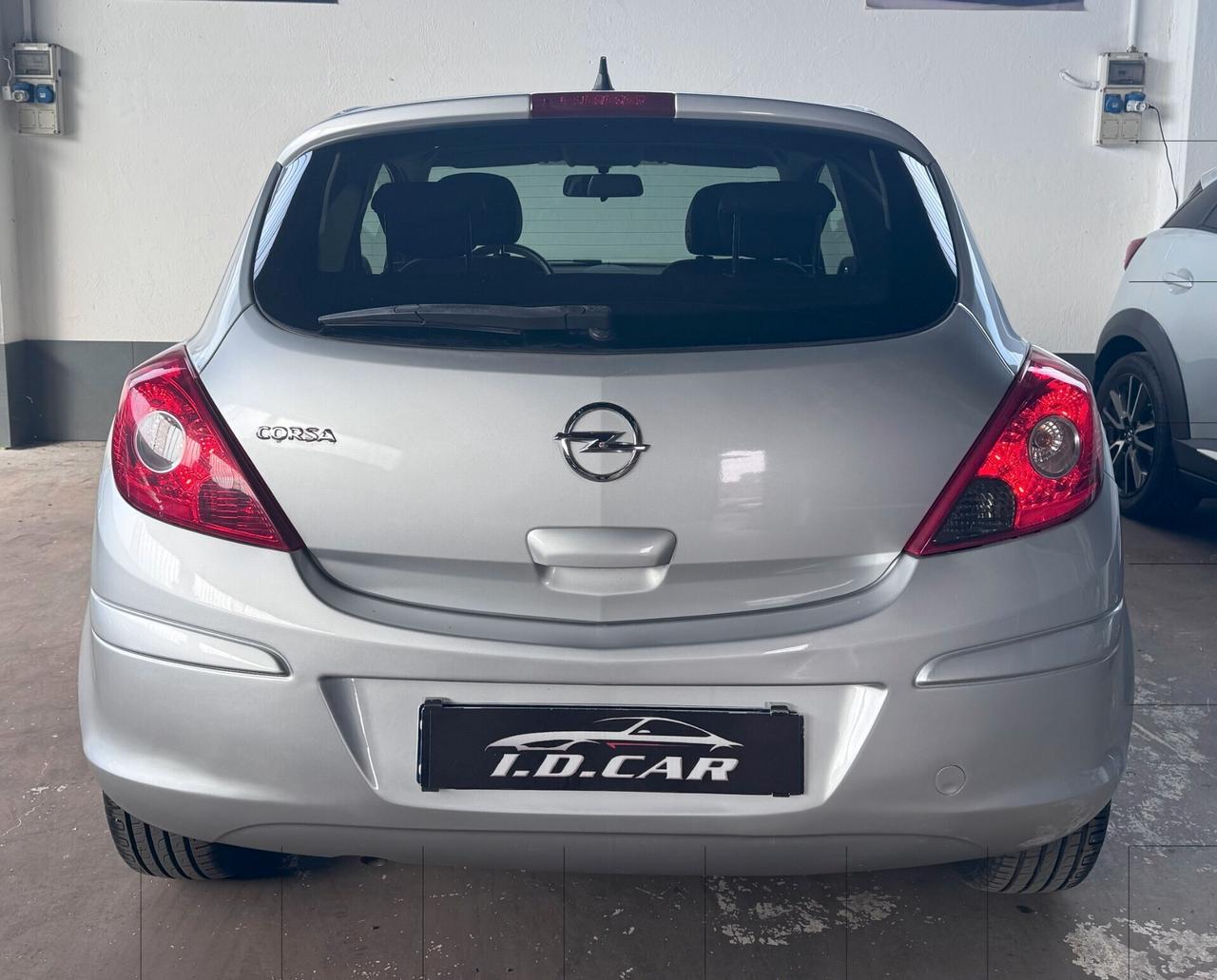 Opel Corsa 1.2 3 porte