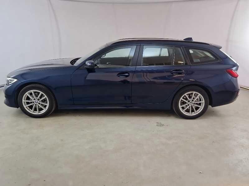 BMW 320 48V Business Advantage Touring auto