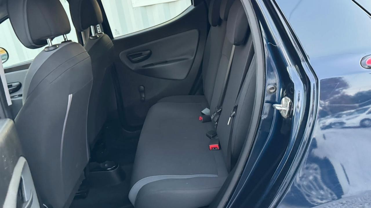 Lancia Ypsilon 1.2 69 CV 5 porte Elefantino