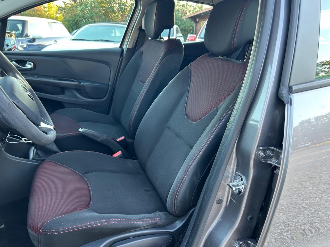Renault Clio 1.2 75CV GPL 5 porte neopatentati permute