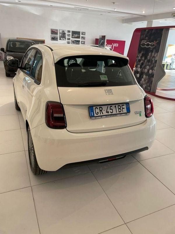 FIAT 500e LA NUOVA 500 Nuova 500 Hatchback My23 La Nuova 500 - 320 Berlina da Concessionaria ufficiale Stellan