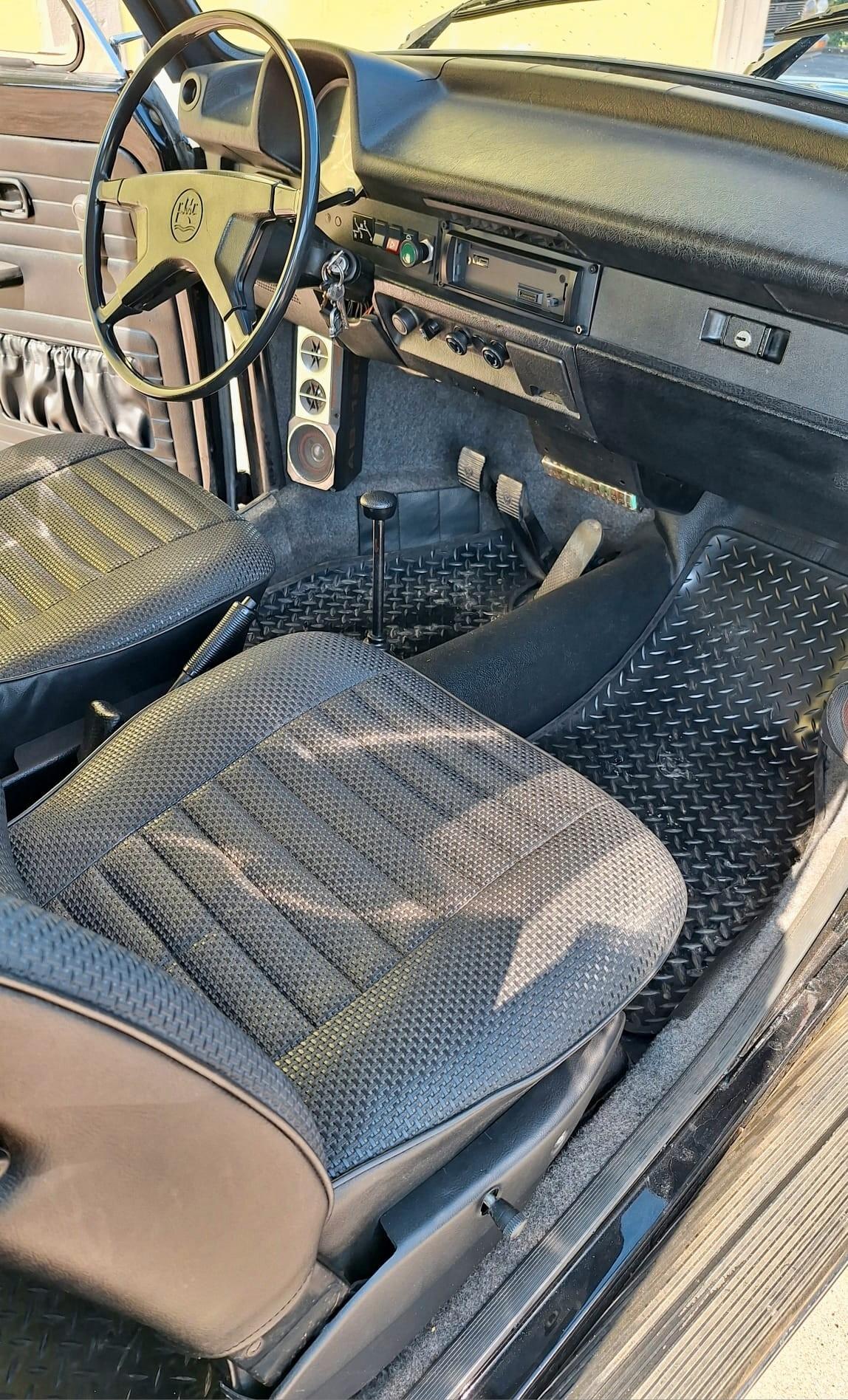 Volkswagen Maggiolino Cabrio - Targa Nera - Libretto a Pagine