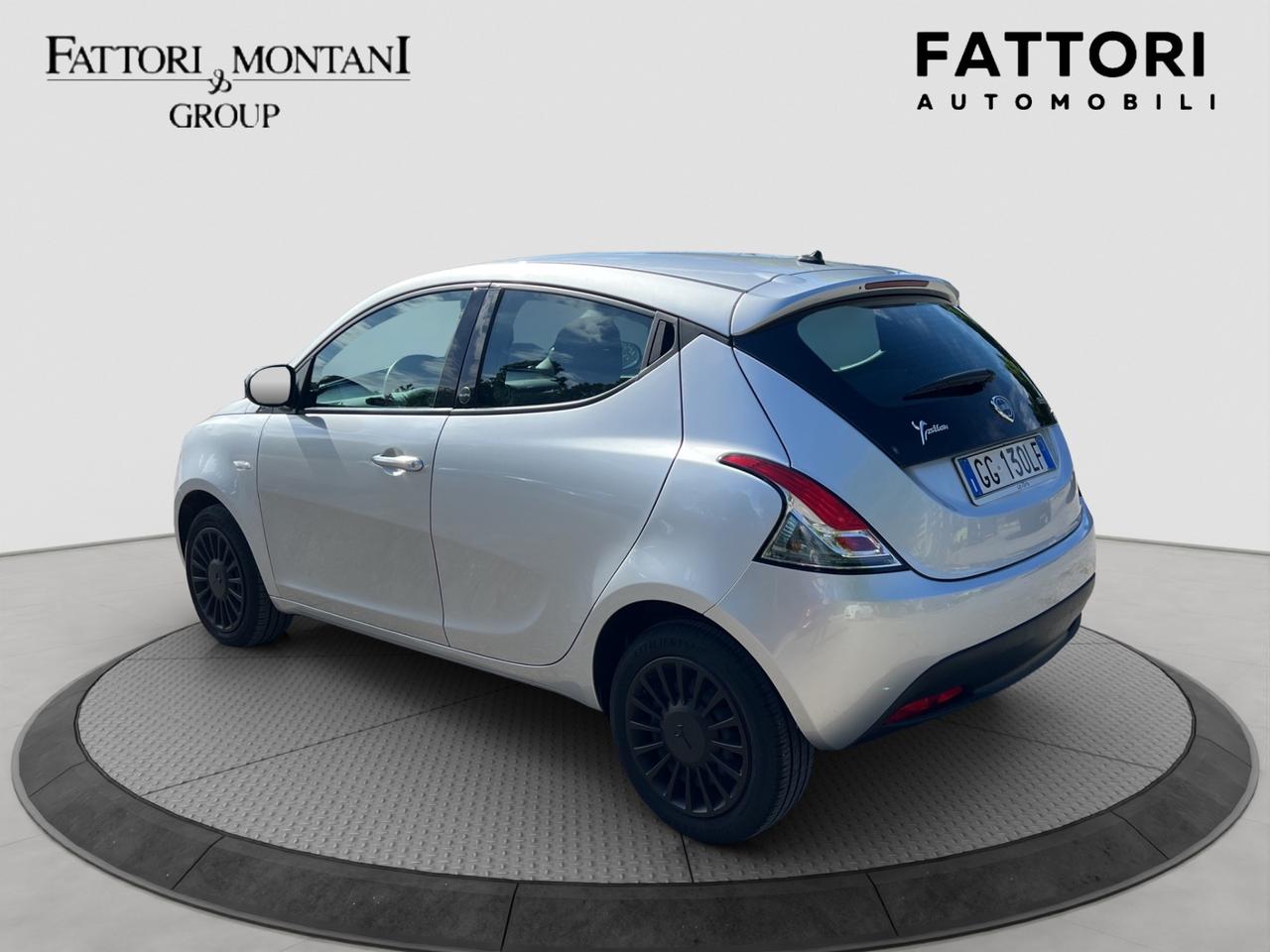 Lancia Ypsilon 1.0 FireFly 5 porte S&S Hybrid Ecochic Gold