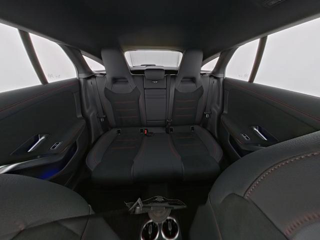 MERCEDES-BENZ CLA 180 Automatic Shooting Brake AMG Line Premium