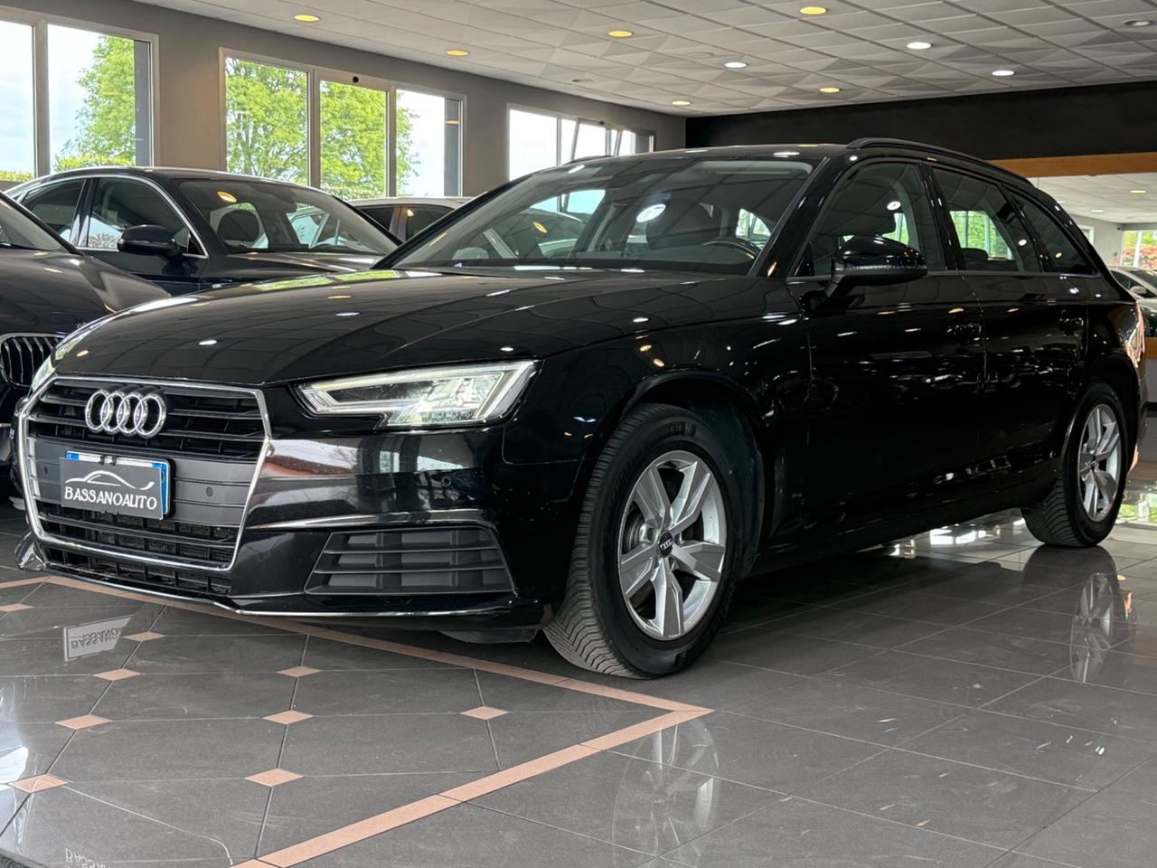 Audi A4 Avant 30 TDI S tronic Sport