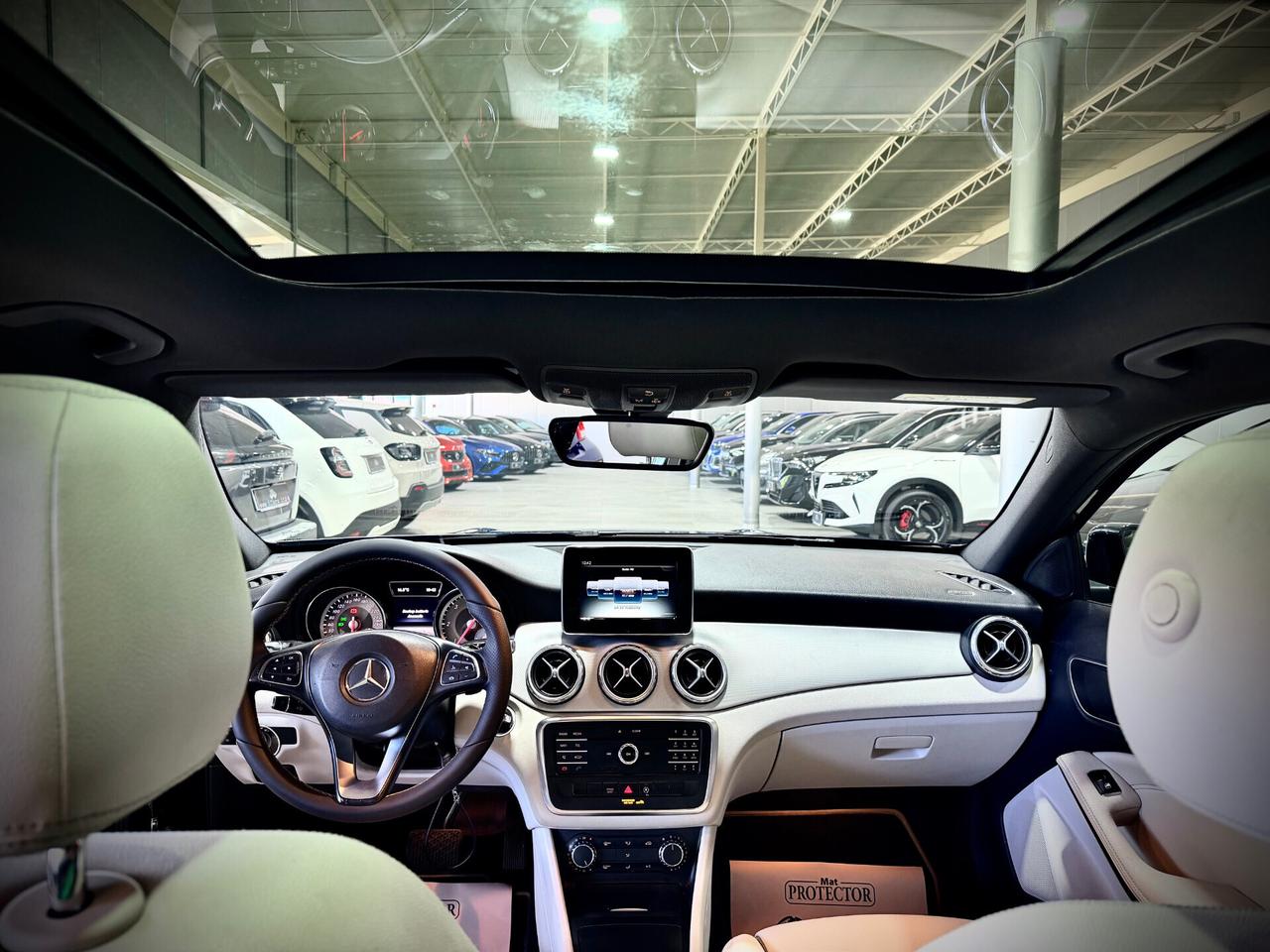 Mercedes-Benz GLA 200d 136CV Executive Tetto Apribile