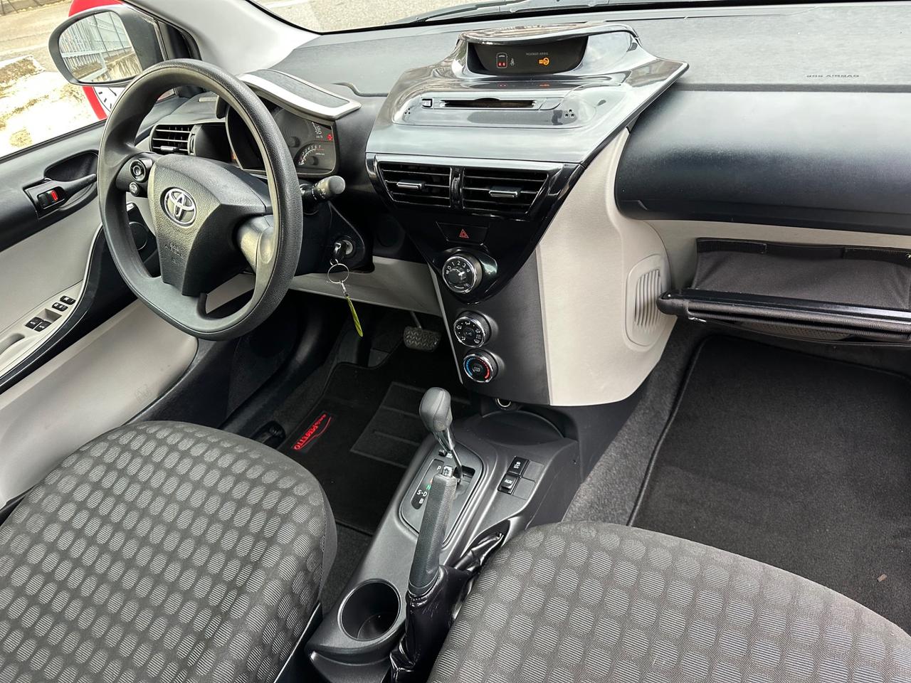 Toyota iQ 1.0 CVT Trend